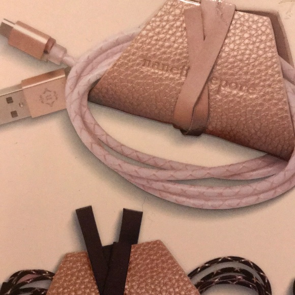 👌🎁STOCKING STUFFER! Nanette Lapore“Cable-Wraps” - Picture 6 of 8